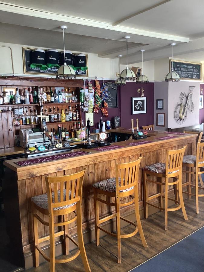 The Bell Inn Челтенхам Экстерьер фото